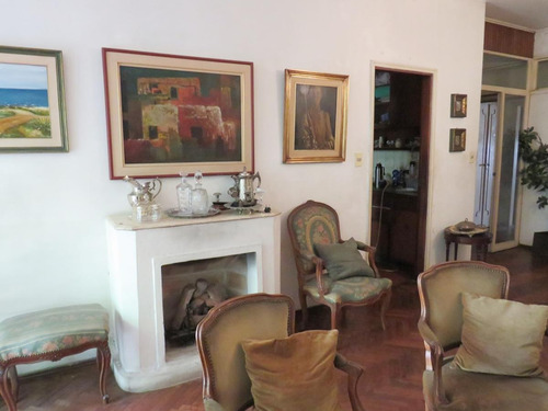Imagen 2 de 7 de Venta Apartamento Tres Dormitorios Dos Baños Zona Centro.