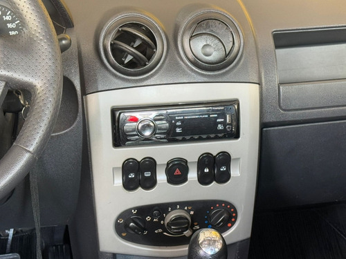 Renault Logan 1.6 EXPRESSION 8V FLEX 4P MANUAL