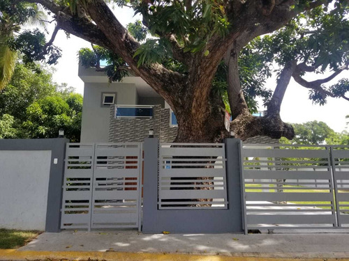 Imagen 1 de 12 de Vendo Villa En Residencial De Pto Pta, Rd