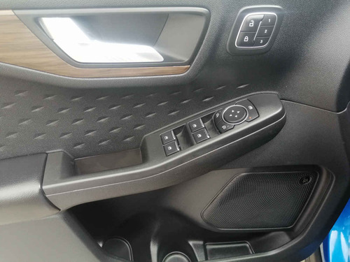 Imagen 14 de 15 de Ford Escape 2020 5p Titanium Ecoboost 2.0l