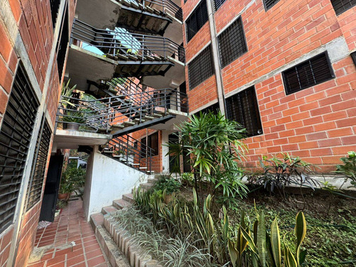 Nb.225301 Apartamento En Venta Urb Las Chimeneas 65m2 