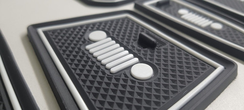 Imagem 4 de 10 de Jogo Tapete P/ Porta Copos E Objetos Jeep Renegade 16 Peças