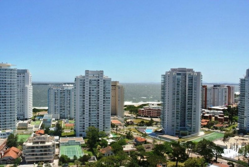 Punta Del Este - Alexander Bv En Venta 2 Dorm Cod 5549
