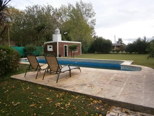 Venta - Casa Quinta Llamada La Deseada De 4 Ambientes