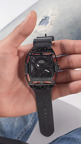 Reloj pulsera Guess GW0500G2 con correa de cuero genuino/silicona color negro