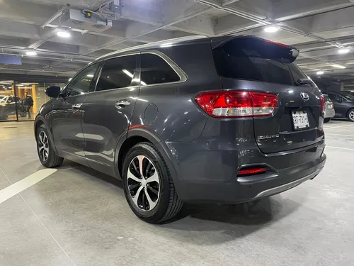 Kia Sorento 3.3 V6 EX Piel 7 Pasajeros At