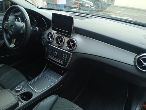 Mercedes-Benz Classe GLA 1.6 Advance Turbo Flex 5p