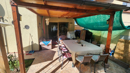 Casa En Venta De 3 Dorm. En Puente Alto