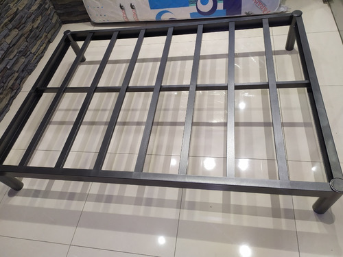 Imagen 1 de 7 de Base De Cama Quito Para Colchon