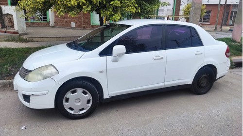 Nissan Tiida 1.8 Visia