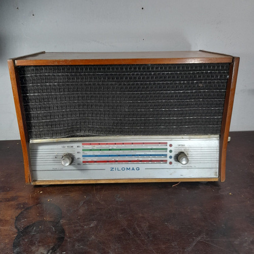 Imagem 1 de 9 de Rádio Zilomag Antigo Madeira Decorativo. No Estado.