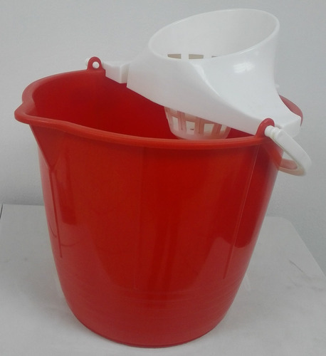 Imagen 4 de 4 de Tobo / Balde Plastico 12lts Con Exprimidor D Mopa (mat Orig)