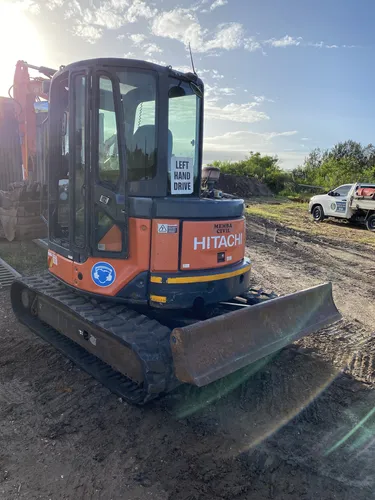 Mini Excavadora 5t, Modelo 2012 Con 3 Baldes Linea Humedad
