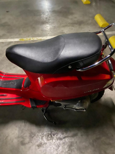 Imagen 16 de 16 de Moto Scooter Piaggio Vespa Vxl 150 2018 1 Mano 900 Km Roja