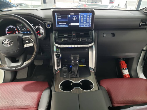 Toyota Lc300