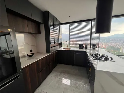 Vendo Apartamento Triplex En El Poblado, San Lucas