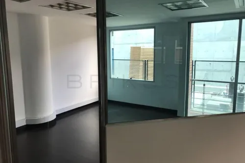 Oficina En Arriendo/venta En Chico Norte. Cod A3435