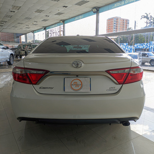 Imagen 5 de 13 de Toyota Camry Se
