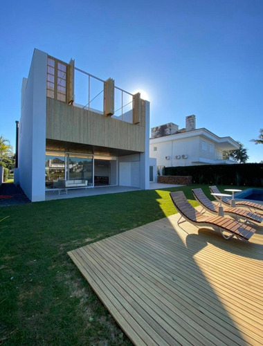 Imagem 4 de 30 de Casa À Venda Em Xangri-lá - Ca01477 - 69890399