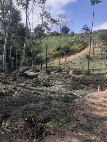 Chácara Com 2.300 Metros Quadrados