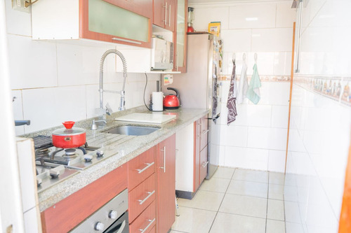 Se Vende Casa A Pasos De Vicuña Mackenna Con Santa...