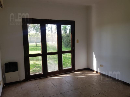 Imagen 10 de 23 de - Echeverria Del Lago- 4 Dormitorios- 2 En Suite-