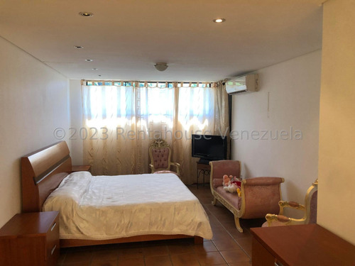 Ls Vende Pent House Duplex Urb Miranda