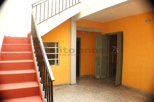 Imagen 7 de 13 de Venta Departamento Tipo Casa 3 Ambientes Con Patio Y Terraza En Parque Avellaneda
