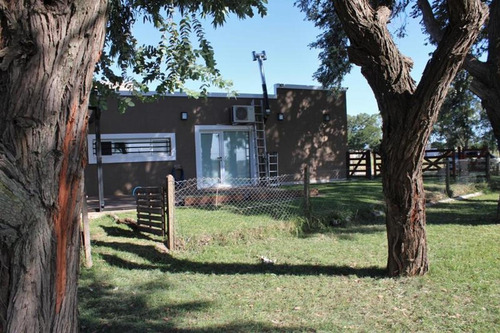 Casa En Venta 4 Amb. En Barrio Club De Campo El Candil