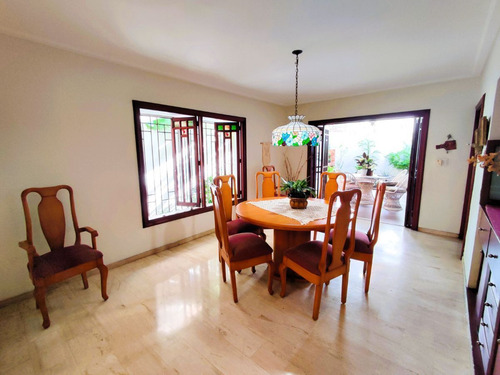 Casa En Venta En La Castellana De 3 Habitaciones