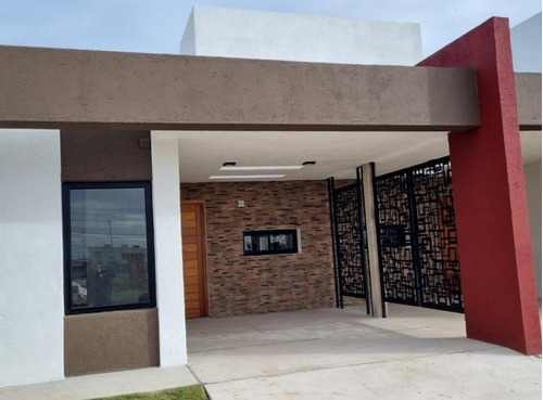 Tu Nuevo Hogar Te Espera: Encantadora Casa En Pb En Prados De Manantiales