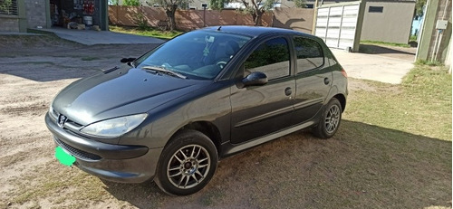 Imagen 2 de 7 de Peugeot 206 2010 1.4 Generation 75cv