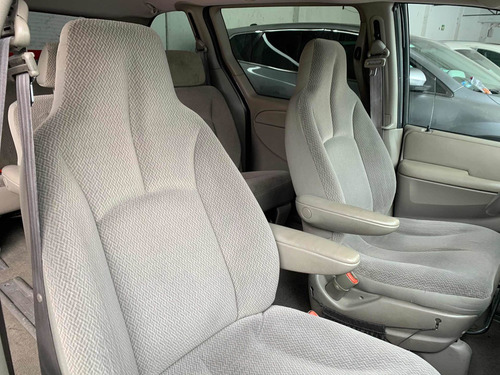 Chrysler Voyager 2004 3.3l Lx Mt