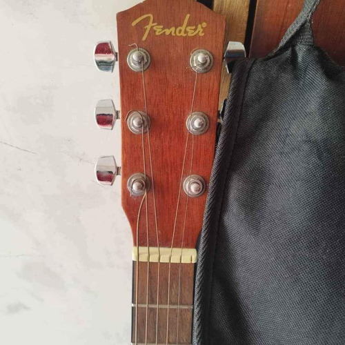 Guitarra Fender