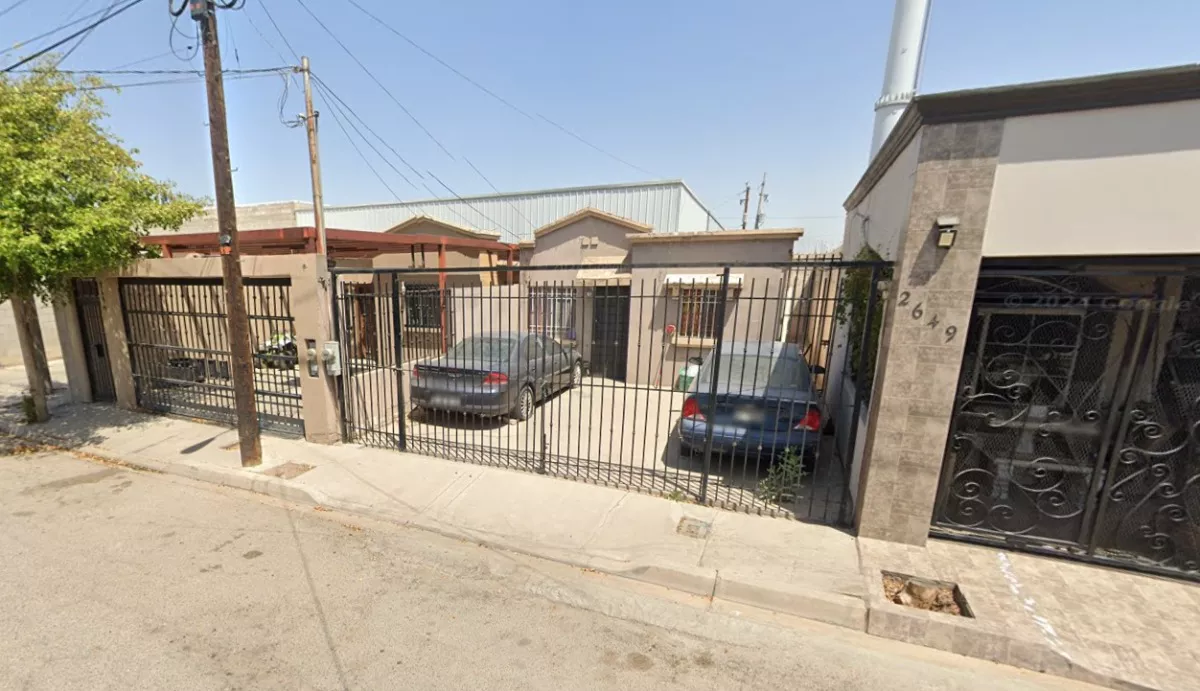 Casa En Remate Bancario En Av Trujillo , Villa Residencial Del Prado , Mexicali , Baja California -ngc