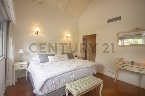 Casa Venta 4 Ambientes La Horqueta San Isidro Cochera Y Patio Y Parrilla Y Quincho Y Pileta Y Barrio