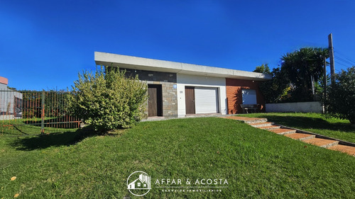 En Venta - Impecable Propiedad En Juan Lacase