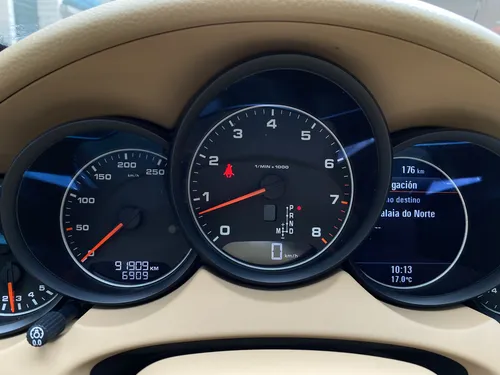 Porsche Cayenne Platinum Edition