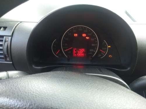 Imagem 9 de 11 de Volkswagen Fox Black City 1.0 Mi Total Flex 8v