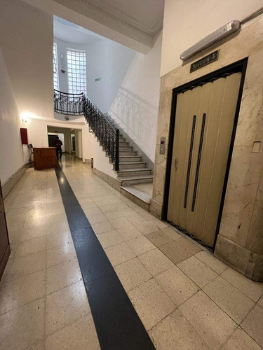 Imagen 3 de 17 de Se Vende Amplia Oficina En Peatonal-centro De La Ciudad