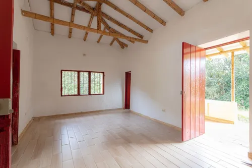Lote En Venta En Vía Las Palmas. Cod V9098
