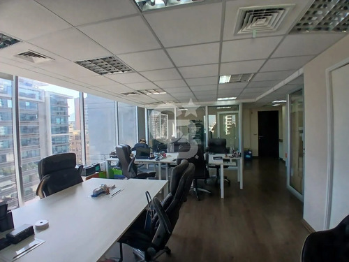 Oficina Ejecutiva Equipada / Providencia