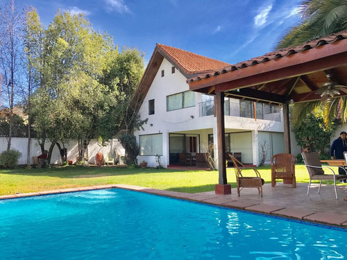 Casa Chilena En Manquehue Oriente