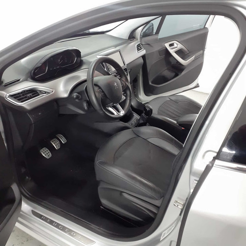 Imagen 8 de 17 de Peugeot 208 1.6 Feline Pack Cuir Madero Motors 2016