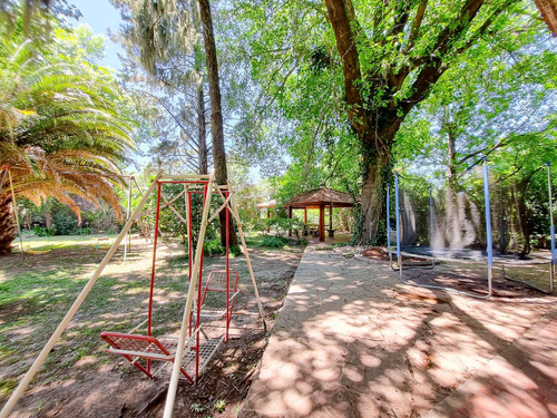 Casa En Venta · 7 Ambientes · 3600 M2 · Jardín · Quincho · Piscina