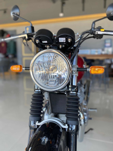 Royal Enfield Interceptor 650 Canyon Red