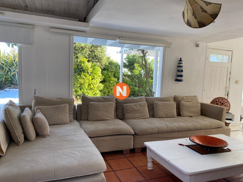 Casa En Venta Y Alquiler, La Barra, La Barra, 4 Dormitorios.- Ref: 206403