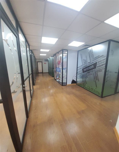 Imagen 17 de 20 de Oficina En Arriendo En Santiago