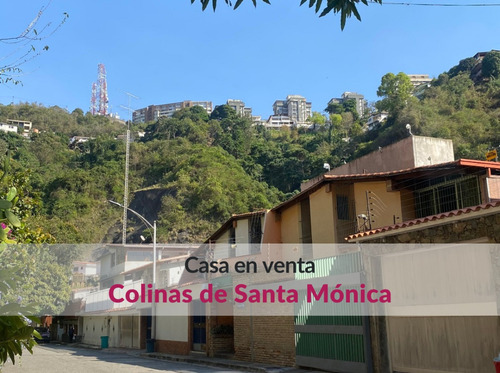 Casa En Venta Colinas De Santa Mónica De Tres Niveles Y Dos Terrazas