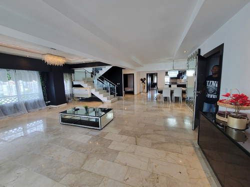 Va124 - Naco | Pent-house Victoriano Con Vistas Espectaculares En Venta | 500 M² | 5 Habitaciones | $525,000 Usd | #foxpiantini